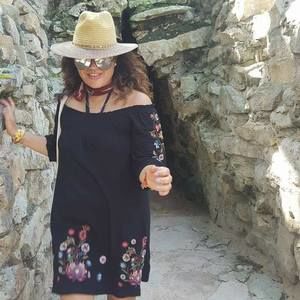 Meet your Posher, Tita